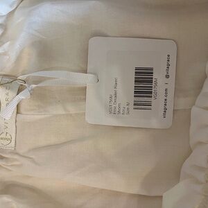 Vita Grace shorts, Size M, NWT